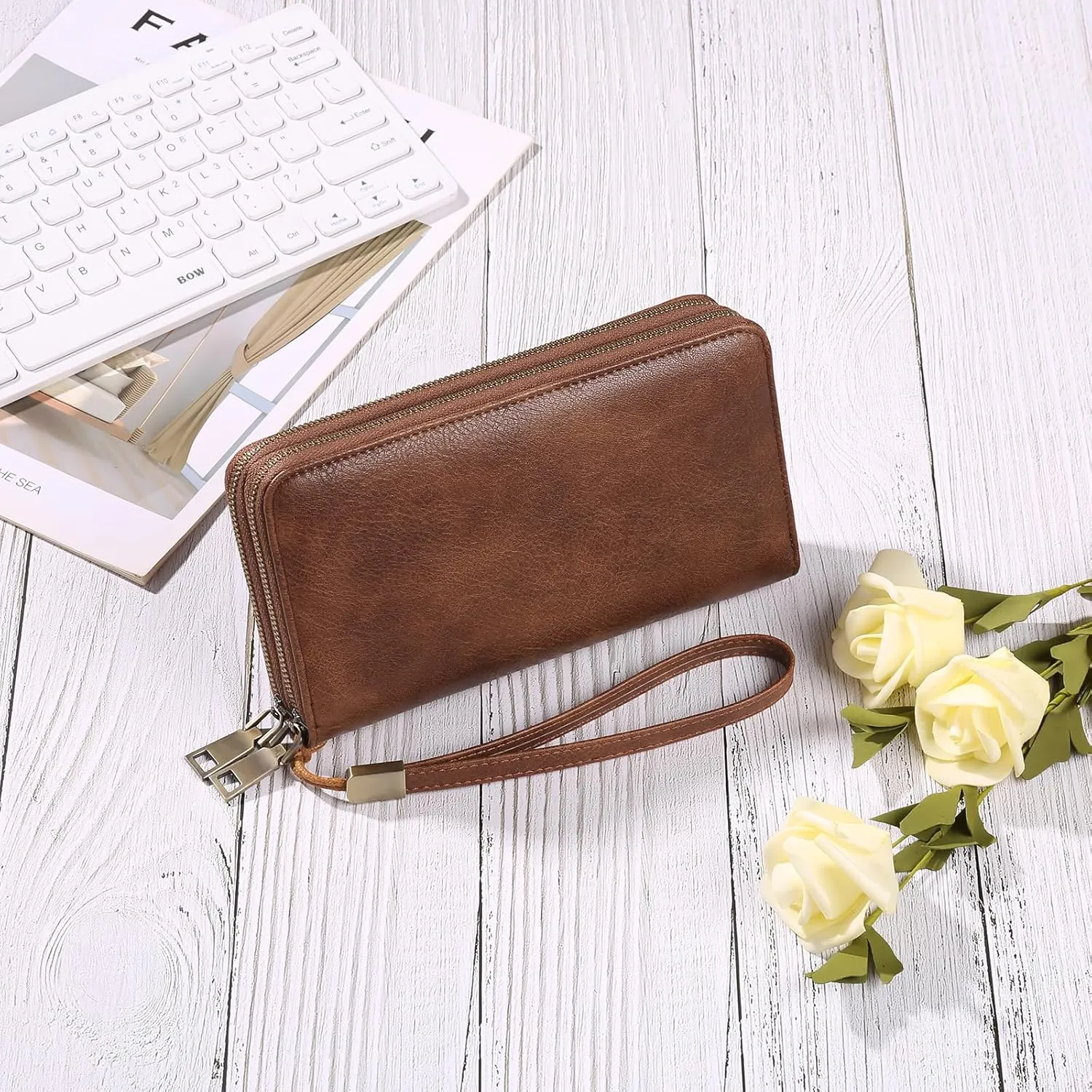Clutch Wallet for Women Large Zipper Wallet for Women RFID Blocking Long Wallet with Wrist Strap, Womens Wallets Leather with Card Holder(Vintage Brown)
