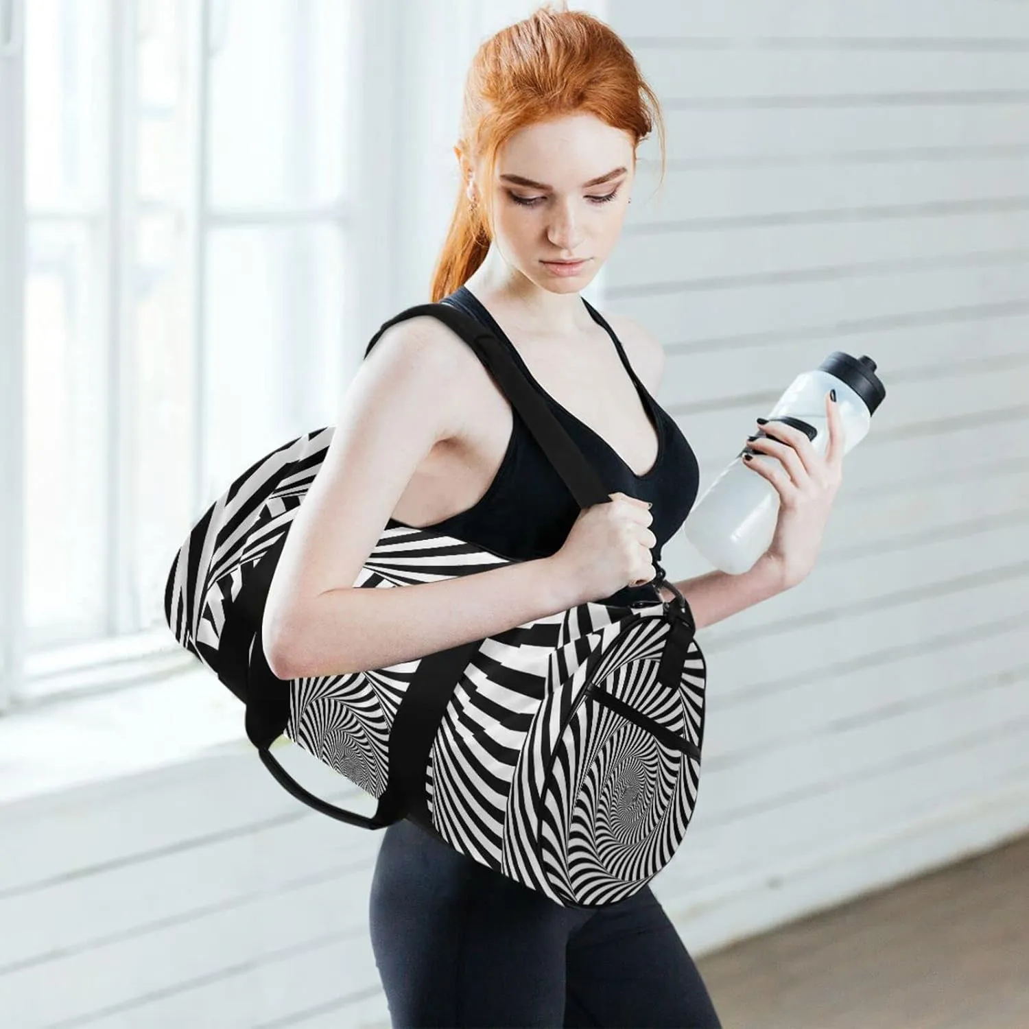 Duffel Bags Zebra Print Spiral Gym Bag Round Sports Bag Canvas Travel Luggage Overnight Bags for Men Women