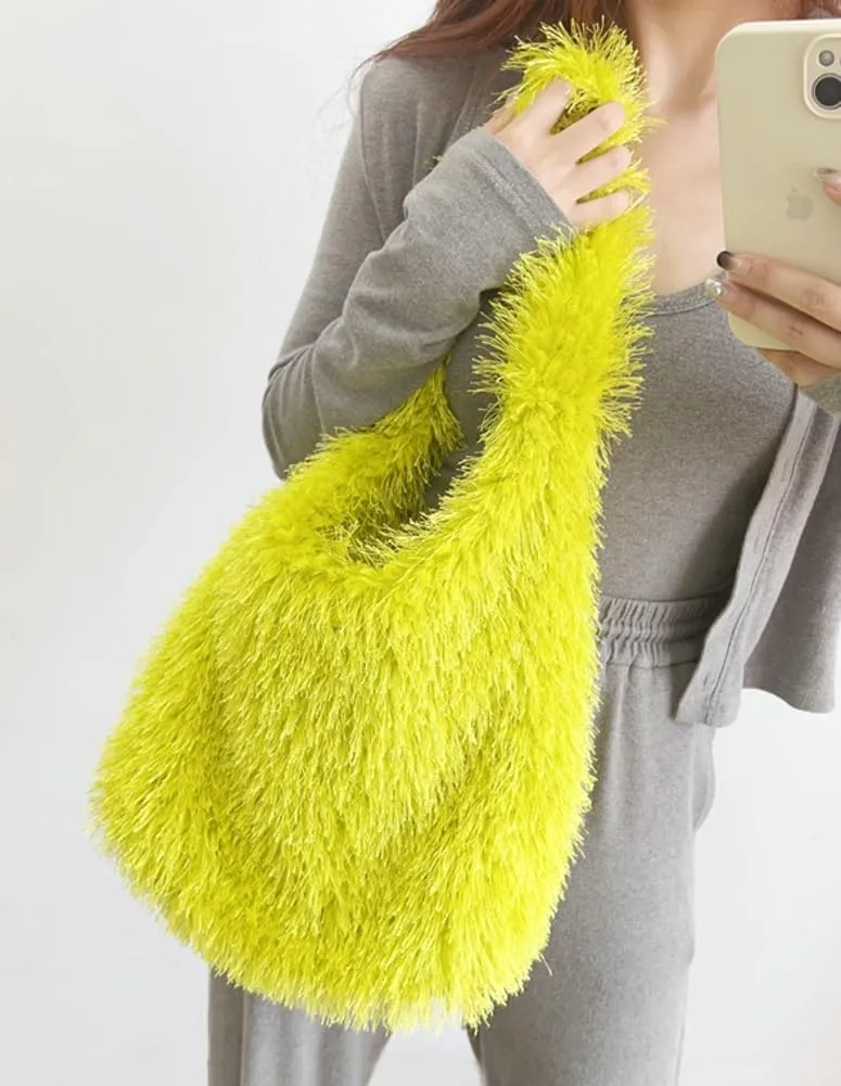 Furry Tote Bag for Women Faux Fur Shoulder Bag Y2k Purse Fluffy Large Fuzzy Handbags Cute Solid Top Handle Satchels