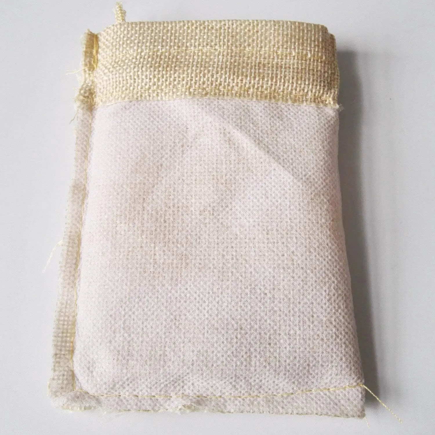 Gold Fortune 50-Pack Cream Burlap Gift Bags with Drawstring - Adjustable Reusable Jewelry Pouches for Christmas, Holiday Wedding, Birthday Party Favors - 4x6 Inches Eco-Friendly Treat Bags (50 Count)