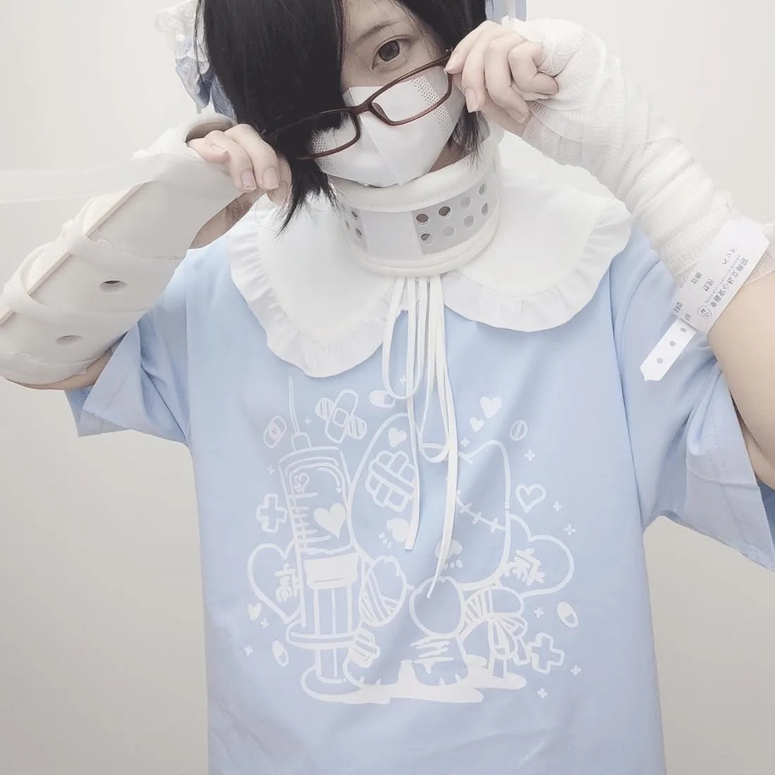 Kawaii Harajuku Fashion Y2K Goth Casual Style Soft Short Sleeve Crewneck Cartoon Print Injured Cat T-Shirt