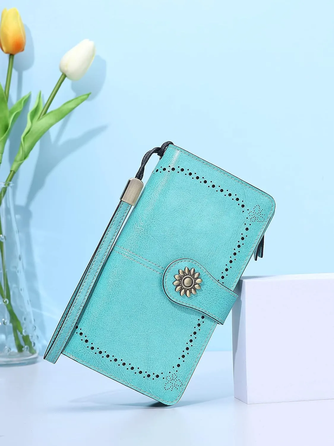 Lavemi Womens Large Capacity Genuine Leather RFID Blocking Wallets Wristlet Clutch Card Holder