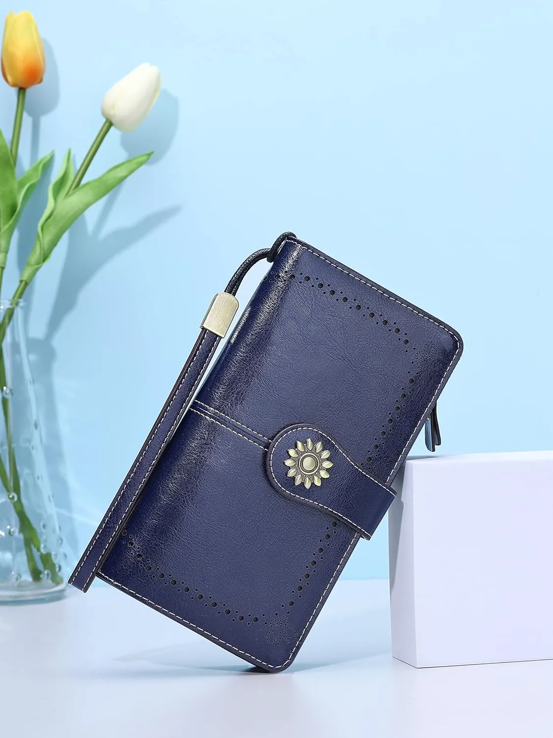 Lavemi Womens Large Capacity Genuine Leather RFID Blocking Wallets Wristlet Clutch Card Holder