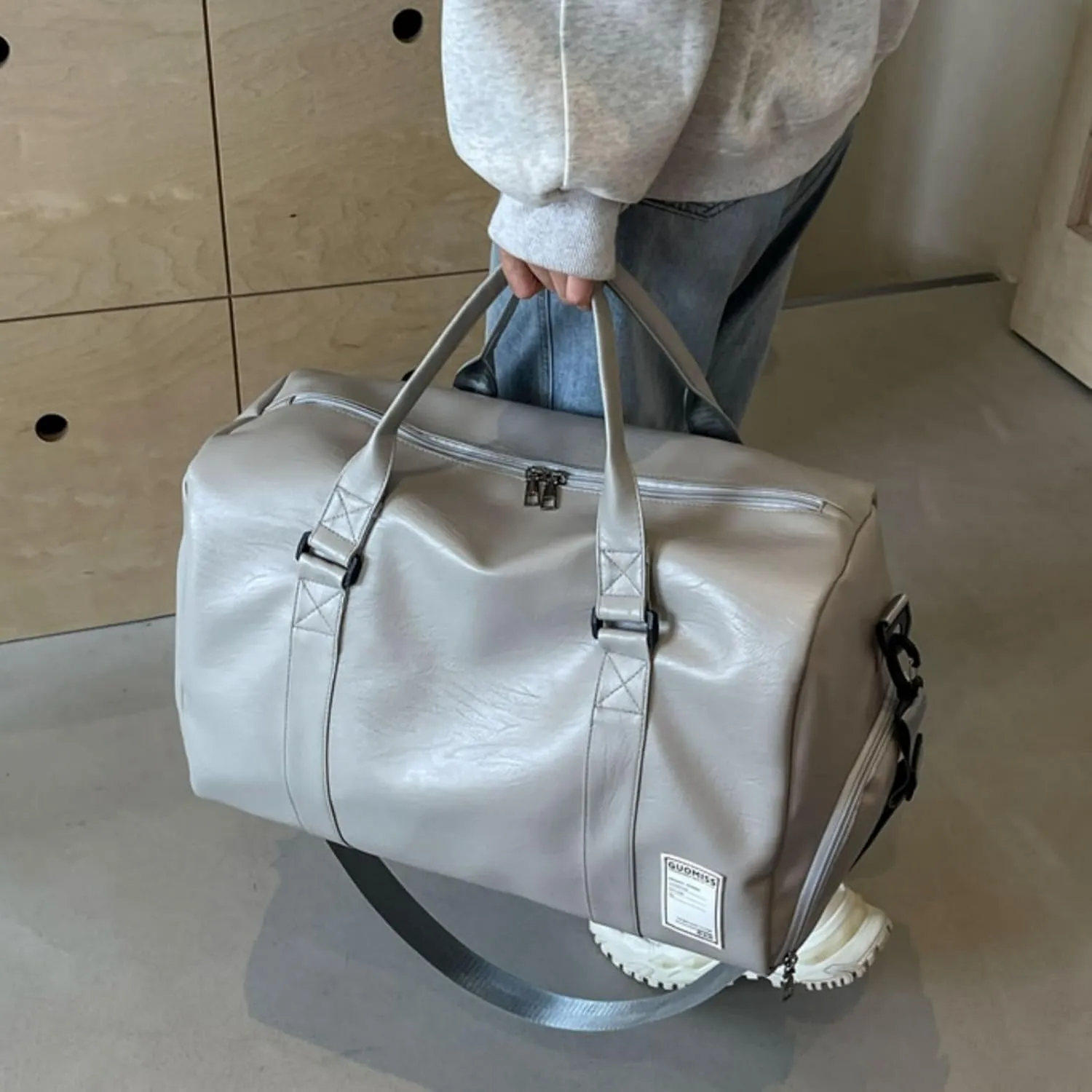 Leather Travel Duffel Bag with Separate Shoe Storage, Large Capacity Sports Gym Bag for Travel and Fitness (Gray)