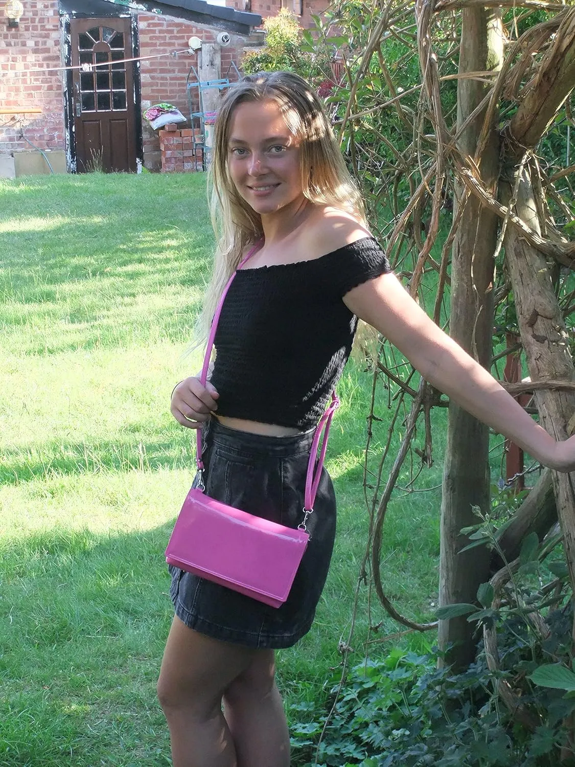 LONI Womens Delightful Clutch/Shoulder/Crossbody/Wristlet Bag Size Small in black faux patent leather