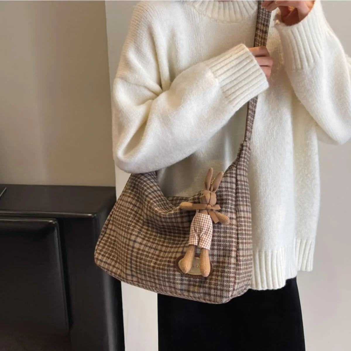 Plaid Purses for Women - Wool Handbag with Pendant, Hobo Shoulder Bag and Tartan Fabric Clutch (Khaki)
