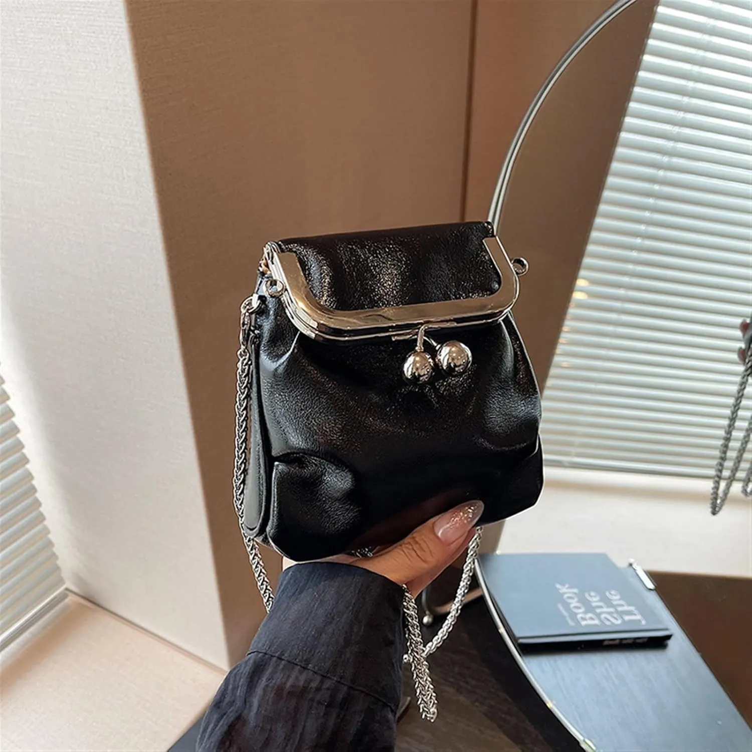 Pleated Shoulder Chain Crossbody bag, Clip Buckle Small Square Bag,shoulder bag (Black)