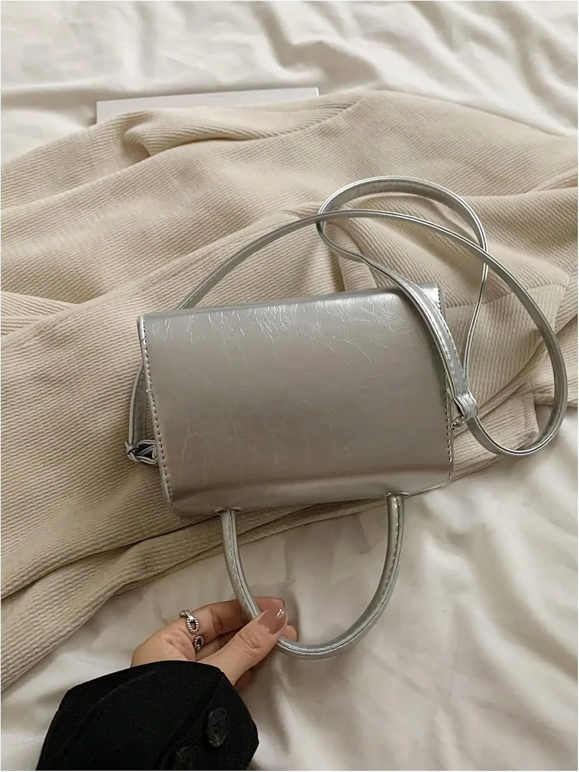 QWINEE Women's Bow Shoulder Bags Cute Handbag Clutch Crossbody Satchels Flap Magnet PU Leather Purse