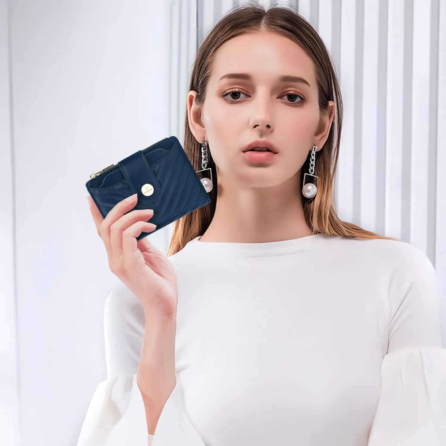 Small Wallet for Women Leather Bifold RFID Blocking Card Holder Wallet Compact Card Wallet Woman with Zipper Coin Pocket (Quilted, Navy Blue)