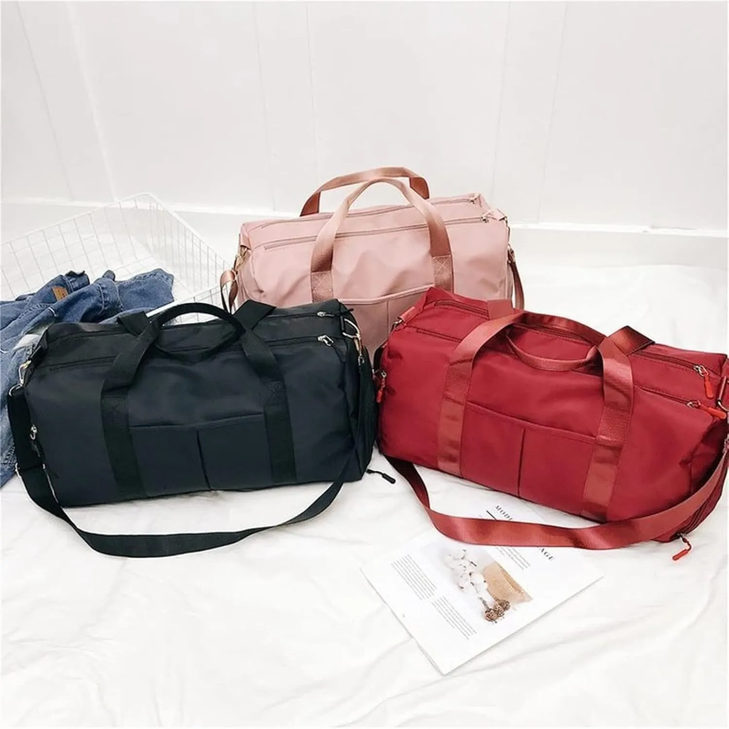 Sports Duffel Bags Sports Gym Bags Outdoor Waterproof Nylon Men Women Training Fitness Travel Handbag Yoga Mat Sport Bag with Shoes Compartment(Rojo)