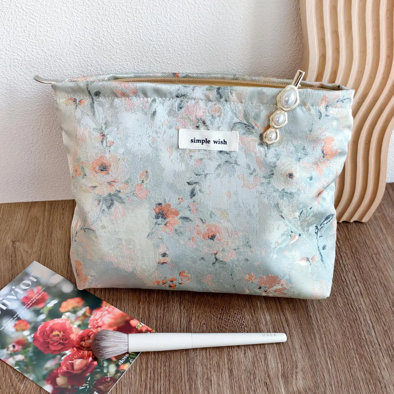 STARDW Aesthetic Floral Makeup Bag Cute Small Cosmetic Bags for Women Girls, Travel Toiletry Bag Large Capacity Zipper Makeup Pouch, Purse Organizer Pouches (Aesthetic Roses)