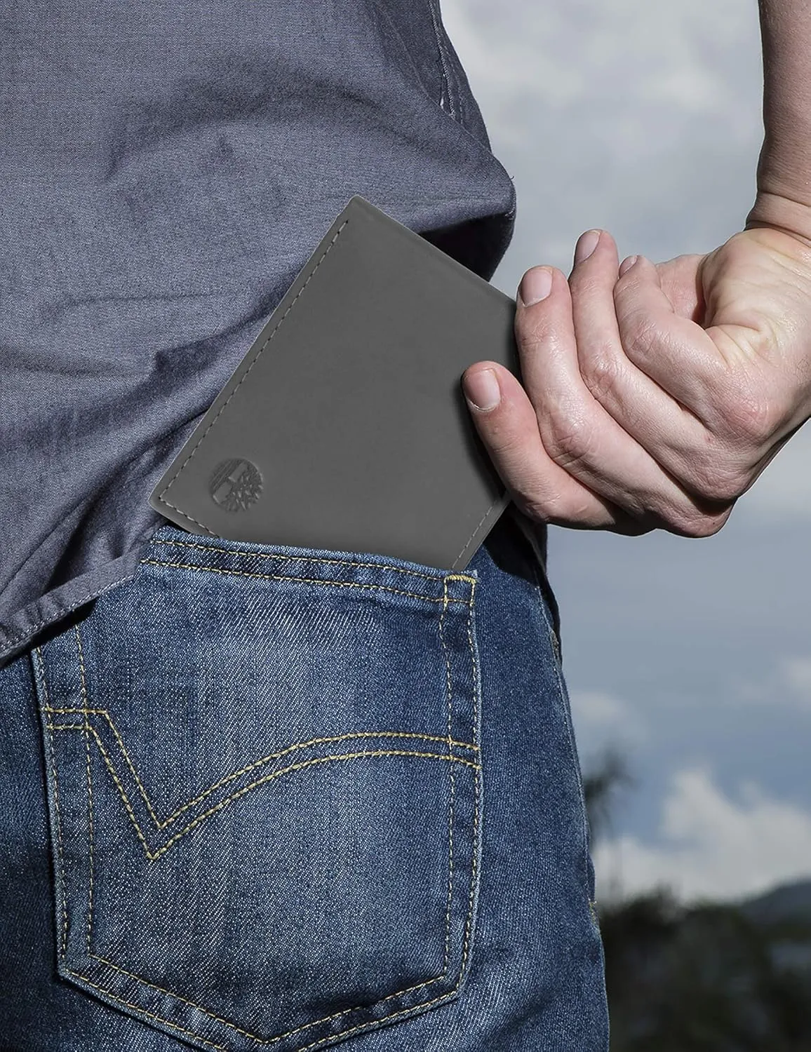 Timberland Men's Leather Wallet With Attached Flip Pocket, Charcoal (Cloudy), One Size