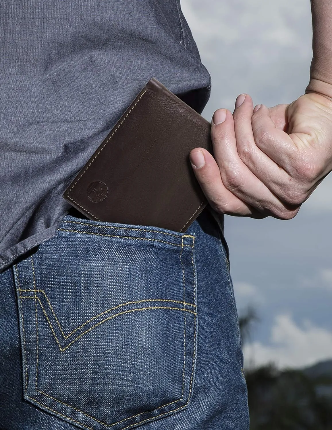 Timberland Men's Wellington Leather RFID Bifold Commuter Security Wallet