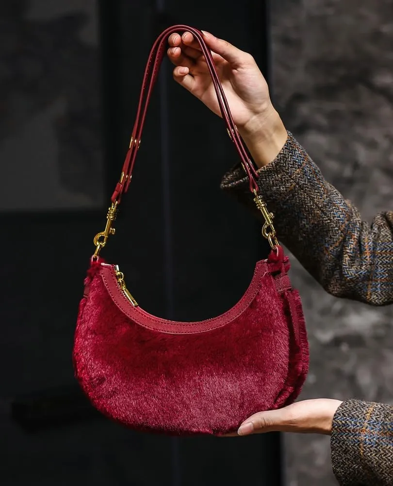 Women Plush Underarm Bag Shoulder Bag Fashion Fluffy Crossbody Bag Soft Warm Fuzzy Purse Y2K Purse with Adjustable Strap